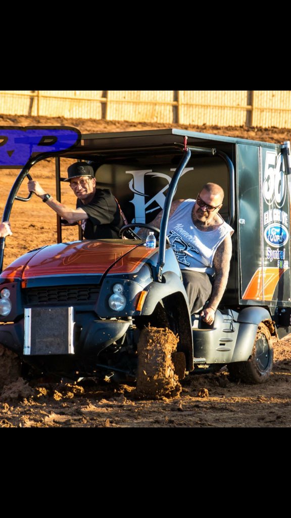 scotthall56's tweet photo. @robertballou81 @pitbosshall @pitbosshall is on his way .#nextmonth #mulestuck #intgetrack #fngenius https://t.co/j5jgWhYxMY