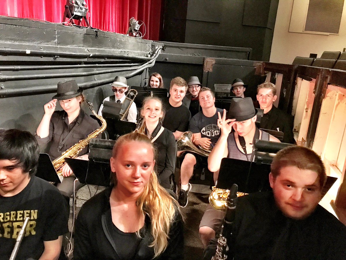 EvergreenHSBand's tweet photo. #guysanddolls #OpeningNight @EgreenPride #drama #pitorchestra https://t.co/9rgs3hL51a