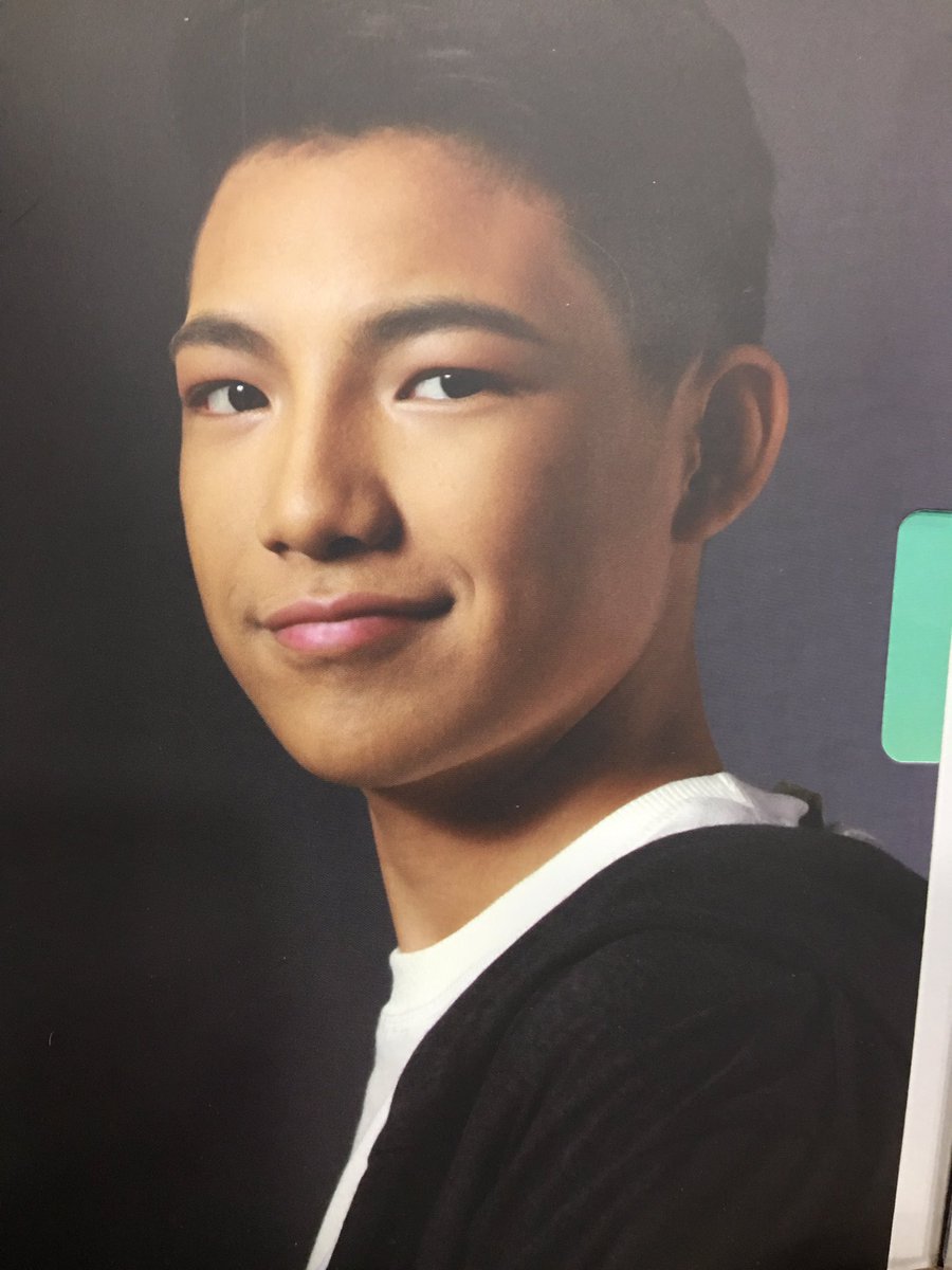 Astroplus1's tweet photo. #DarrenEspantoDE Physical Copy!!! 😍😍😍 See you later at Astroplus Megamall, 6PM!!! https://t.co/QY5BbAiK8w