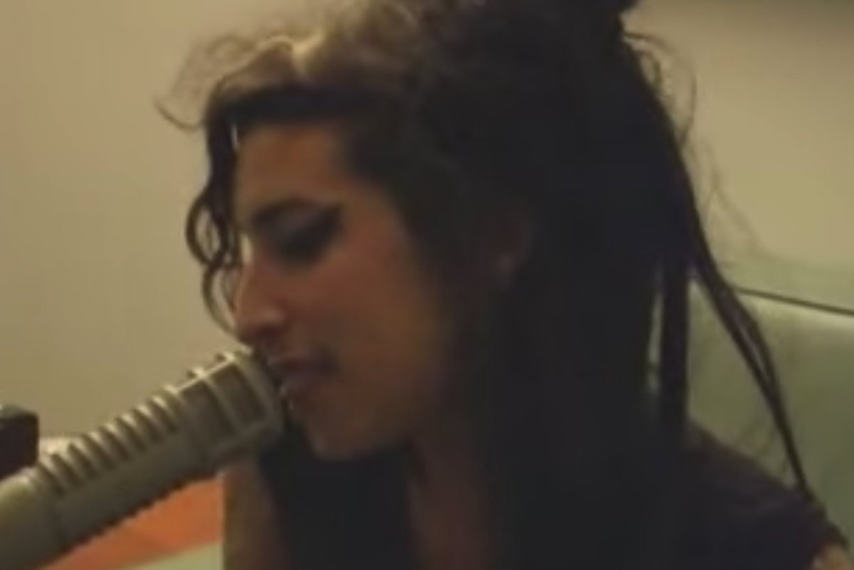 zikmidotcom's tweet photo. A voice like this one is like a dream for a #guitar player ! https://t.co/e8Rqf8Az4l The Great Amy Winehouse ! #zikmi #guitarist #memory https://t.co/95LePDrSTl