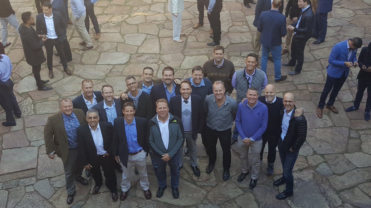 KingEdVIISchool's tweet photo. #RedReunion Class of '87 @KingEdVIISchool #welcomehome gents! https://t.co/G8OBp487p9