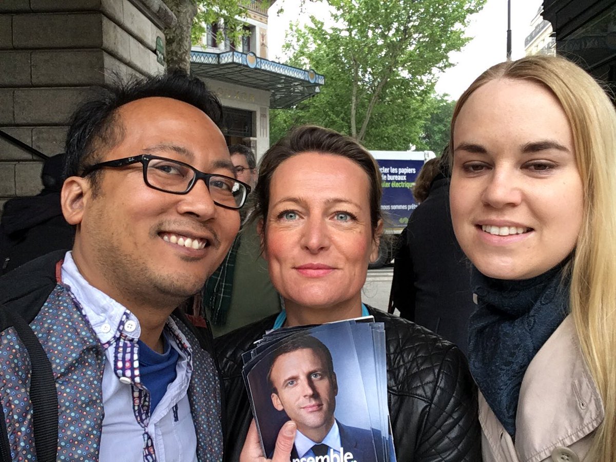 TaisenMaeda's tweet photo. #JeVoteMacron #MacronPresident #EnsembleOnContinue
Tractage barbes @EnMarcheParis18 @TaisenMaeda https://t.co/gVYGsKd0D7