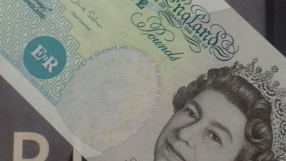 Iammariama's tweet image. An estimated 165 million in circulation, old five pound notes go out of circulation tonight. Do you still have any to spend? #fivepoundnote
