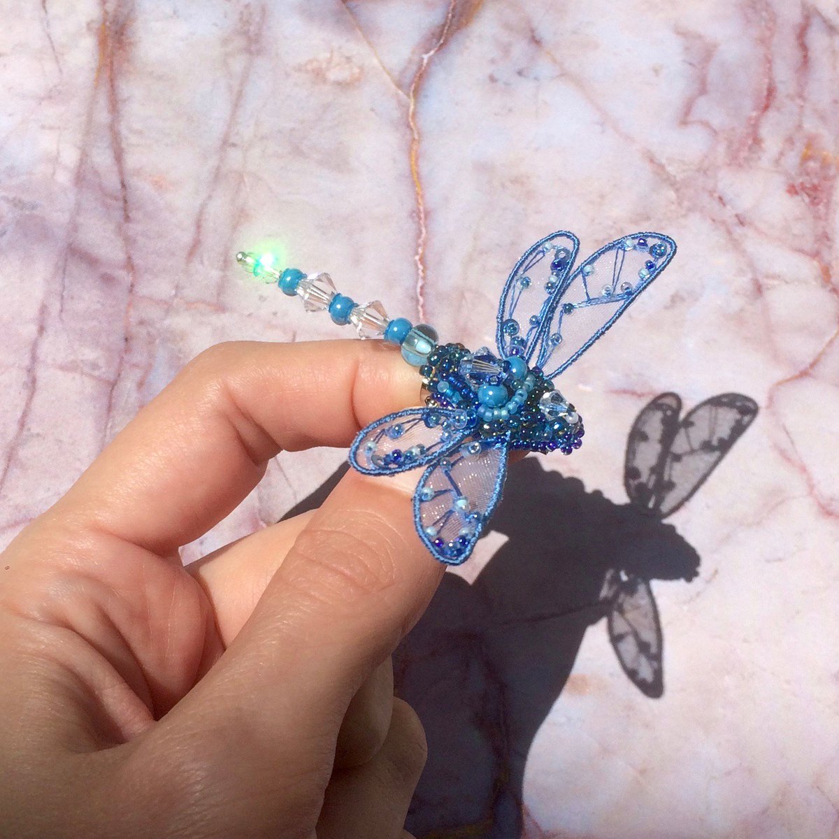 weaverbirdstore's tweet photo. Beaded Dragonfly Pin
#beadedjewelry #dragonfly #pin #brooch #gift #bugpin #dragonflypin #handmadejewelry https://t.co/XtUs4Ddik6 https://t.co/jNNORNiFwN