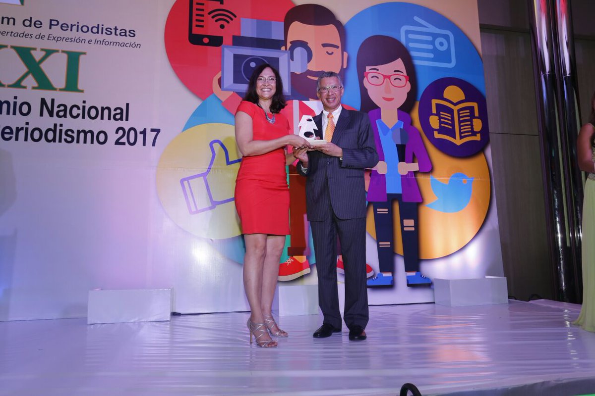 ¡Felicidades a nuestra Esther Arjona! Ganadora en la Categoría de Periodismo gastronómico en el XXI Premio Nacional de Periodismo.