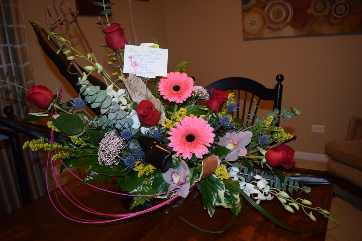 chicagolandwir's tweet photo. Thank you, @NatlWomeninRoof, for the flowers! https://t.co/ULLhVQOquV