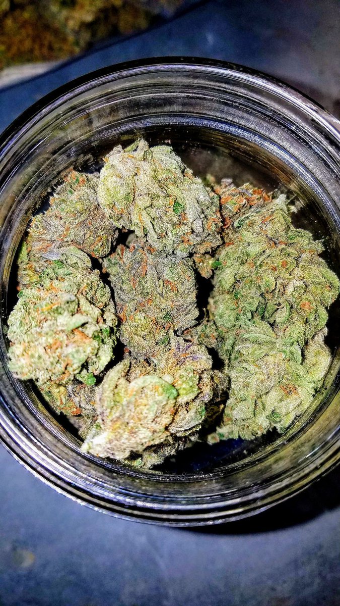 420's tweet photo. Retweet if you appreciate weed ✊ https://t.co/3Z9Jo2JiBJ