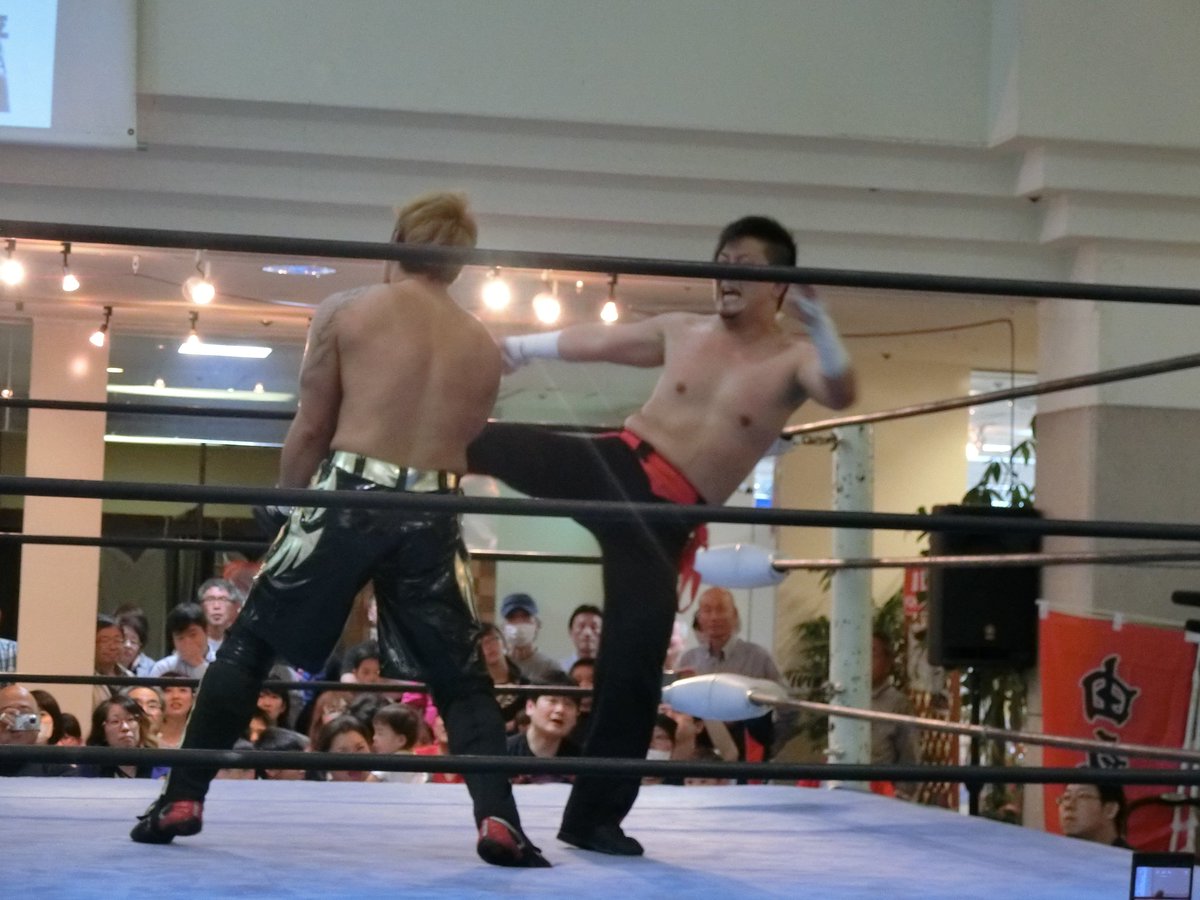 shikamasa's tweet image. #KASSAMA 殴る蹴るの攻防。