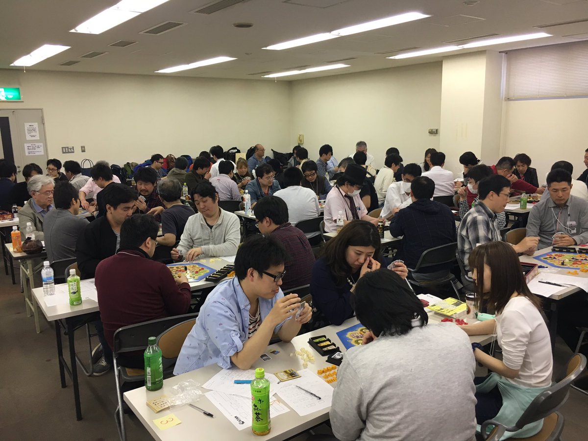 関西カタンクラブ On Twitter なにわのカタン王決定戦 大会には82名様にて熱戦を繰り広げています 体験会も3卓がプレイ中 お子さんを中心に大盛り上がりです なにわのカタン王