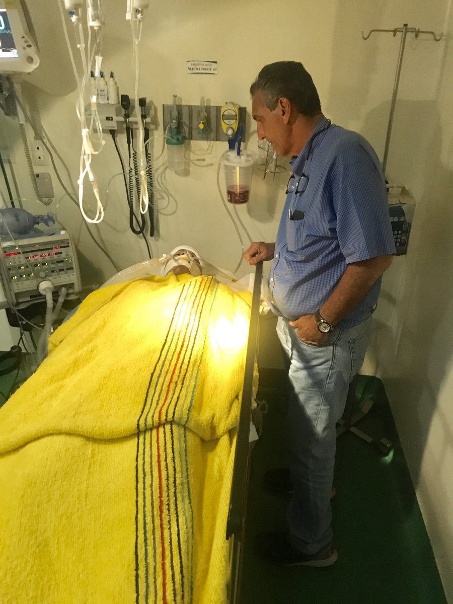 ENZOSCARANO's tweet photo. Visitando en este momento cuando son las 12 am al joven Hecder Lugo Pérez. Su estado aún es crítico. Oremos por él. https://t.co/q9uA6Qg1qU