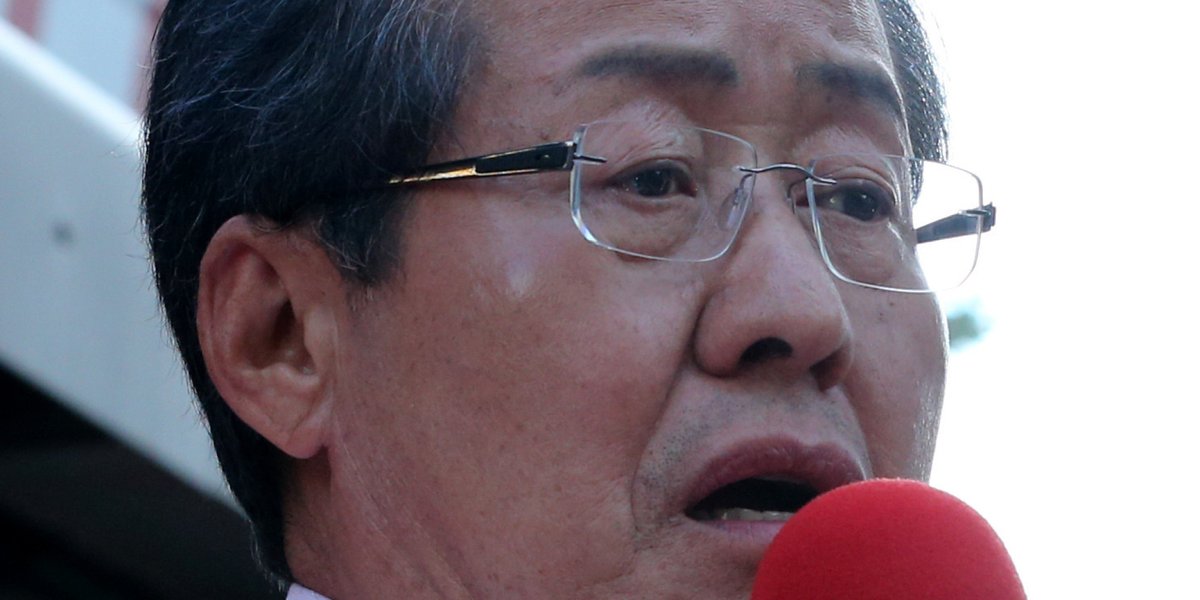 설거지-돼지흥분제에 이어 "XX년" 욕설이 공개됐다: 불과 2달 전, 공무원들을 대상으로 한 '공개 강연'에서 한 발언인 것으로 전해졌다. ln.is/a9n6N by #moa4703 via <a href="/c0nvey/">Convey</a>