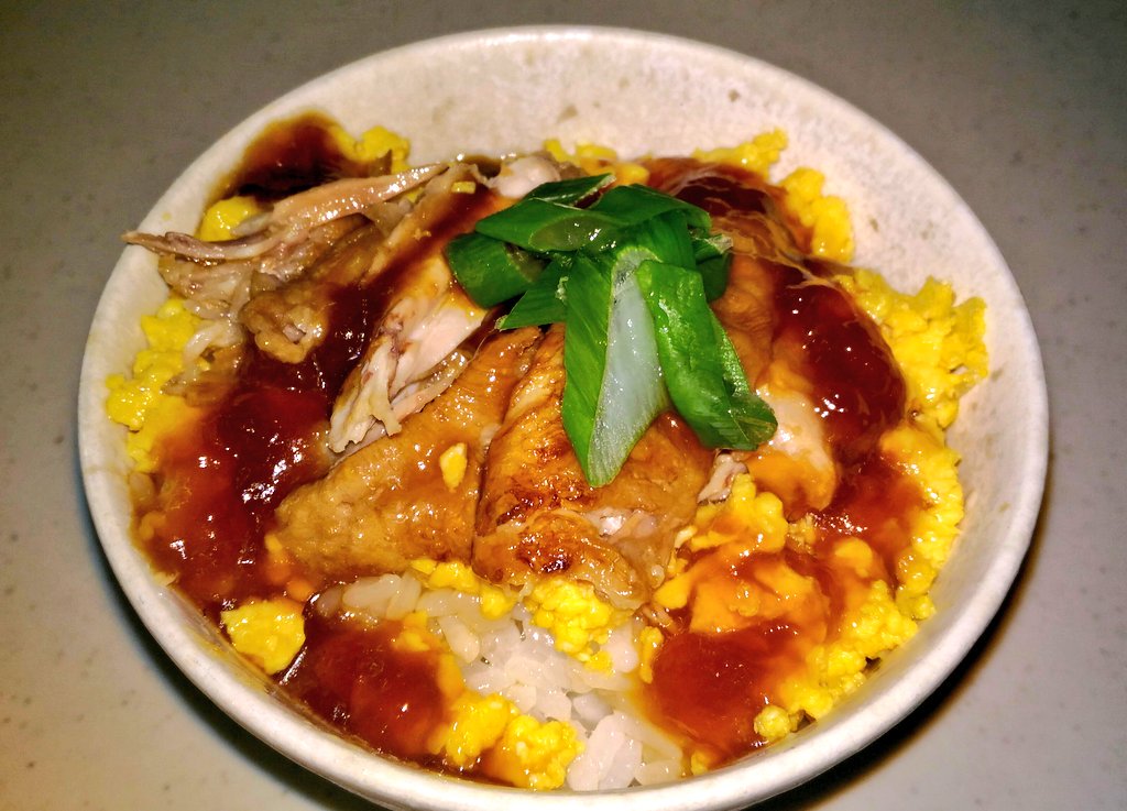 カジキ卒 Sur Twitter 食戟のソーマ料理再現その５ 今日は昼飯に 化けるふりかけご飯 を作りました ﾉ ﾉ 煮こごりに手羽先の旨みがぎゅ っと詰まってて 本当に美味しかったのです ๑ ڡ ๑ ご飯に合いますなぁ Ch T Co