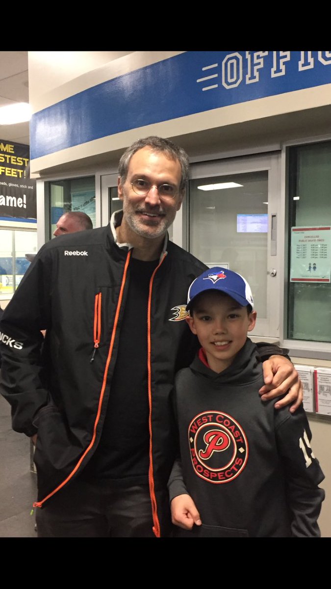 Not too often you run into one of the 100 Greatest <a href="/NHL/">NHL</a> players of all time . 🇨🇦HHOF Scott Niedermayer and former <a href="/AnaheimDucks/">Anaheim Ducks</a> captain .