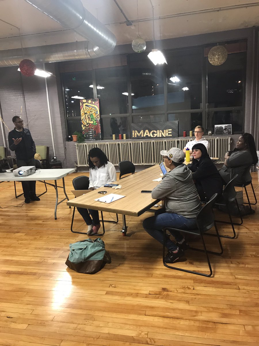 TheLivingWell1's tweet photo. These Social Health Innovators are working out the details to bring a product to market. #bewellbemore https://t.co/60syAQQH4c