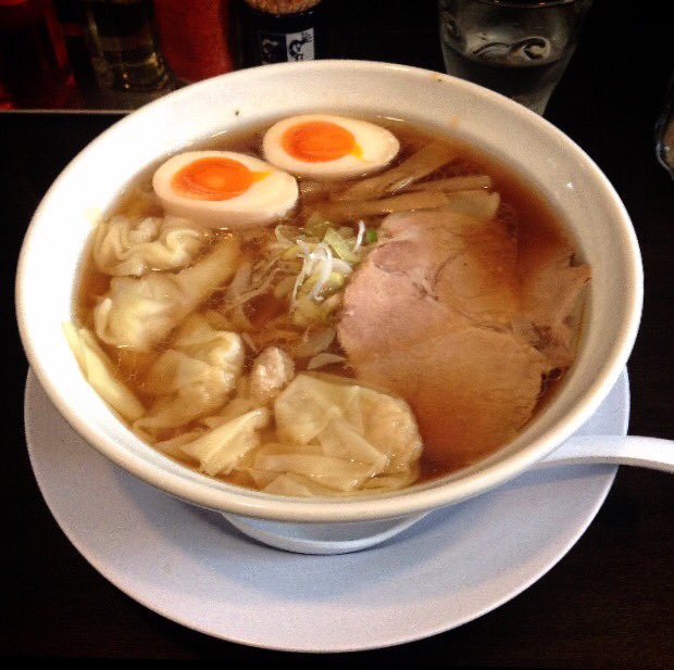 OvJ4t's tweet photo. 母ちゃんのいとこが開いたラーメン屋です🙌😋
場所郡山だけどめっちゃ美味いから🙌
行ける時あったら行ってみてください🙌😋
#ROOTS https://t.co/PpSO3SxICk