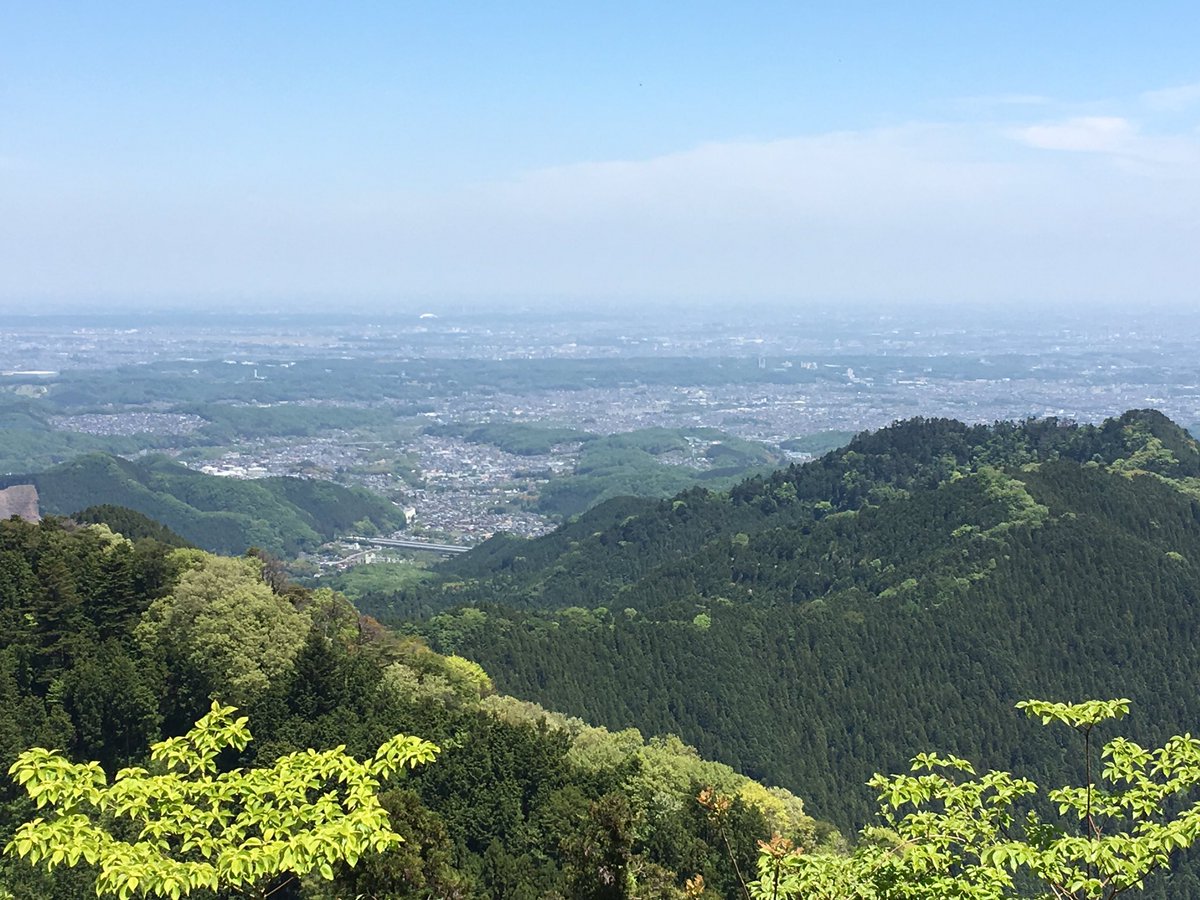 Grant_Knuckey's tweet photo. View from Mt Kagenobu, looking toward Tokyo. And you can still get coffee, ramen and Yamazaki single malt up here! https://t.co/ljrCe0PXEV