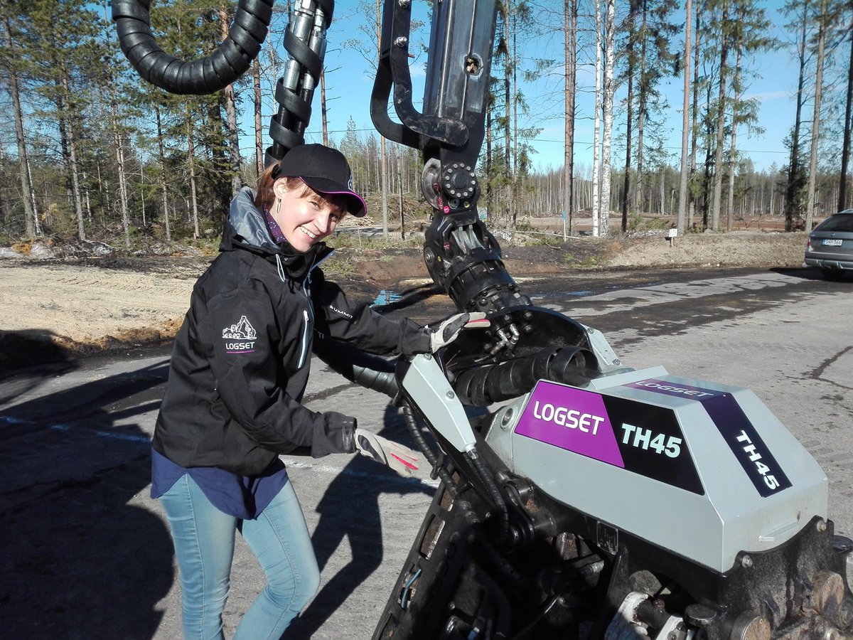 LogsetOy's tweet photo. Tänään #ProForest @Haapavesi klo 10-17. @LogsetOy osastolla kätevä #harvesteripää #TH45 ja aurinkoa luvassa! Nähdään pian 😎☀ https://t.co/VL6IDny0EE