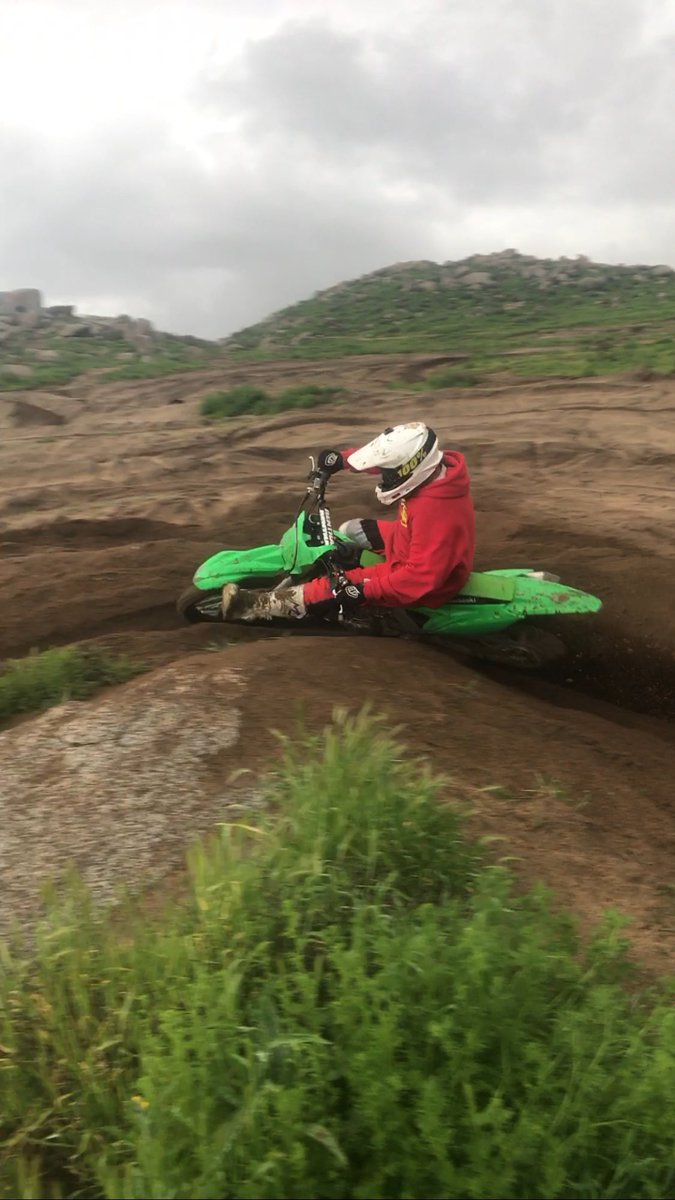 NorthripChase's tweet photo. B-R-A-A-A-P 👊🏼✊🏼 #sandtrack #railingrutsand... #kickinupdust #blownstock https://t.co/VJwBIANkj5