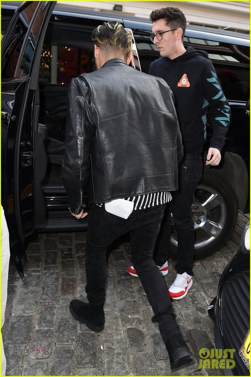 1D_24hNews's tweet photo. Zayn out in New York City yesterday!!!

#ZaynMalik #Zayn #Malik #STILLGOTTIMEVIDEO https://t.co/Bg8U86kCvA