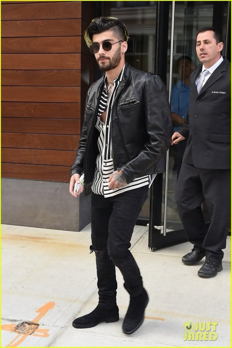 1D_24hNews's tweet photo. Zayn out in New York City yesterday!!!

#ZaynMalik #Zayn #Malik #STILLGOTTIMEVIDEO https://t.co/Bg8U86kCvA