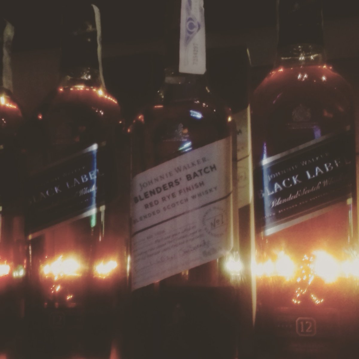 Si os apetece probar el nuevo Johnnie Walker Red Rye Blender's Batch....Tenemos una fiesta mañana, sábado, a partir de las 23.00!!!!