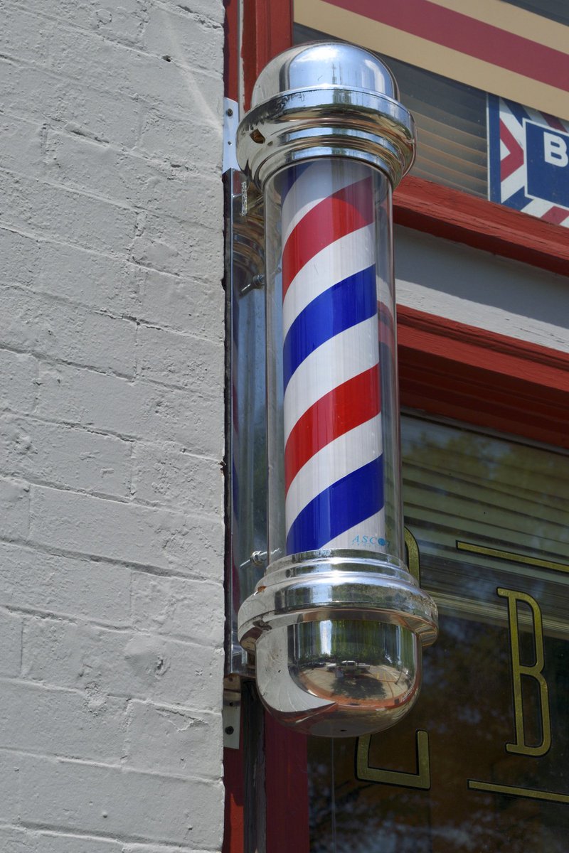 EvanYuel's tweet photo. Why is this the universal symbol for barbershops? https://t.co/xxJSRkCPHC