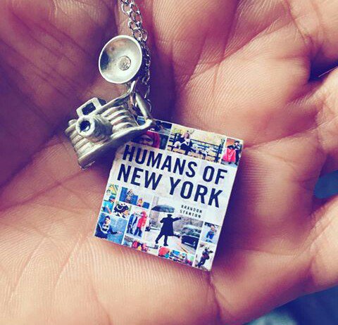 lizton_canlas's tweet photo. Human of new york book and camera this is so cute #tinycamera #tinybook #humanofnewyork #tinycamera https://t.co/T71rpxI2ir