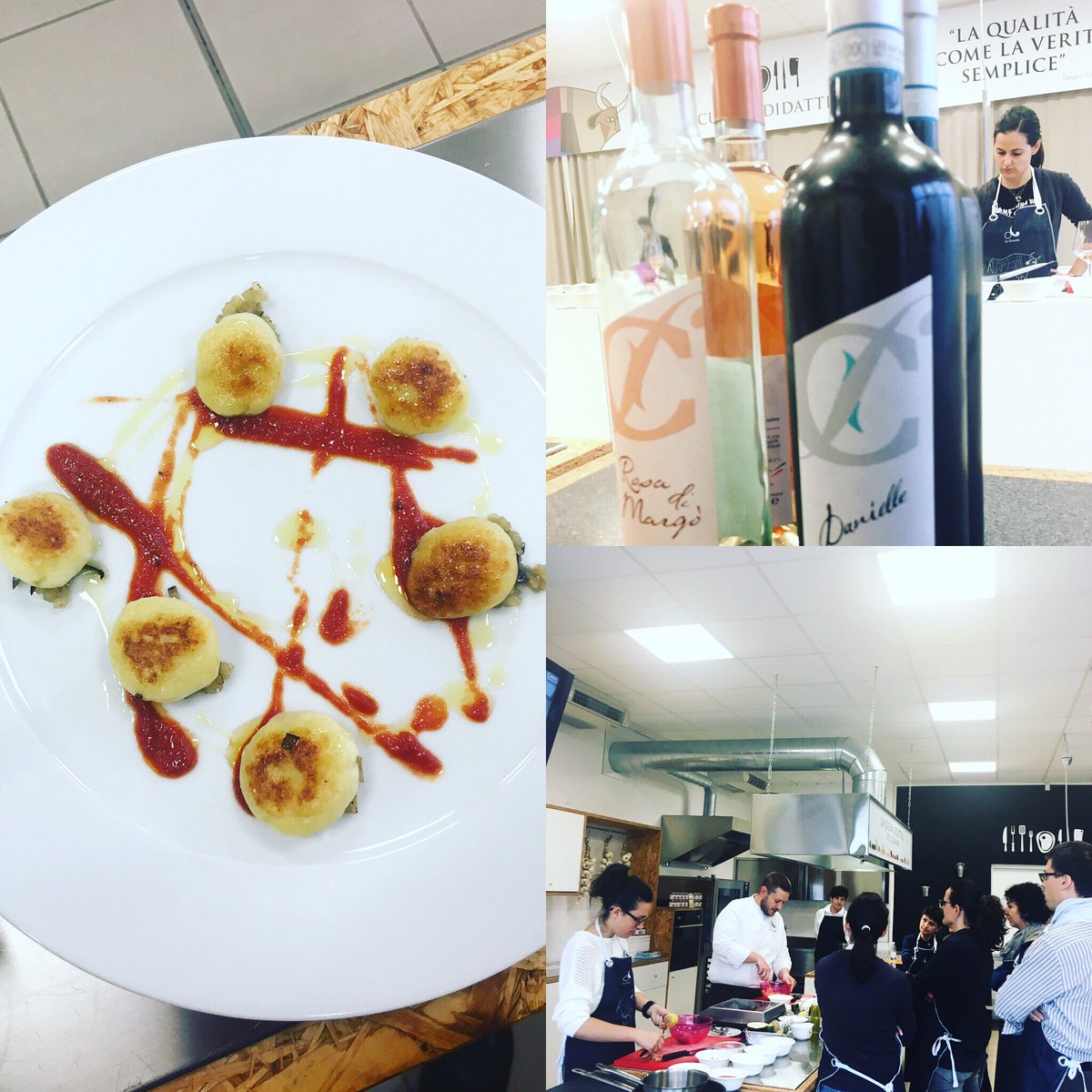 winemoretime's tweet photo. #lagranda : dove la voglia di scoprire, cucinare e assaggiare cresce in mezzo ai fornelli! Grazie a #tibaldi_wine #winelover #winemoretime https://t.co/6SBvxnedx8
