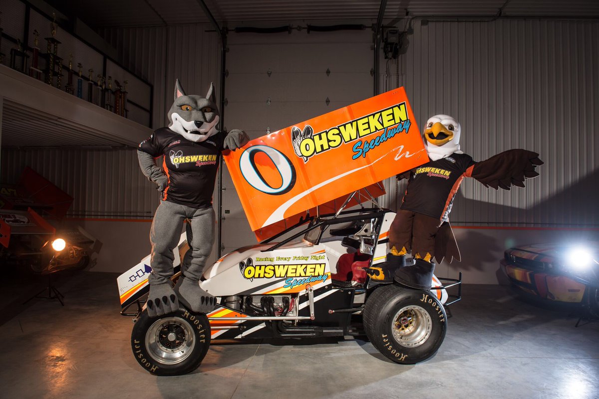 bigofang's tweet photo. Living the Wolf-Star Life with the Flyest of All @bigoclaw !  Fang &amp; Claw hero cards.....coming to a race track near you! @OhswekenSpdway https://t.co/ER4kNNEtFu