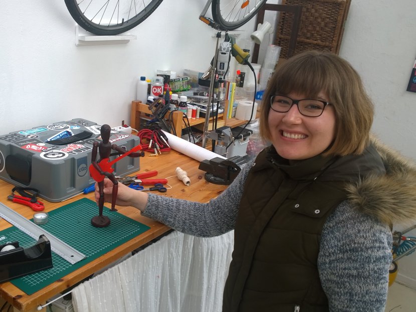 64dm's tweet photo. trots op Marie-Thérèse, de allereerste stagiaire van @64dm @Havenkwartier Haar 3D geprinte AC DC gitaar was te gek! https://t.co/eWDD57Idsz https://t.co/XyRxaRfb2y