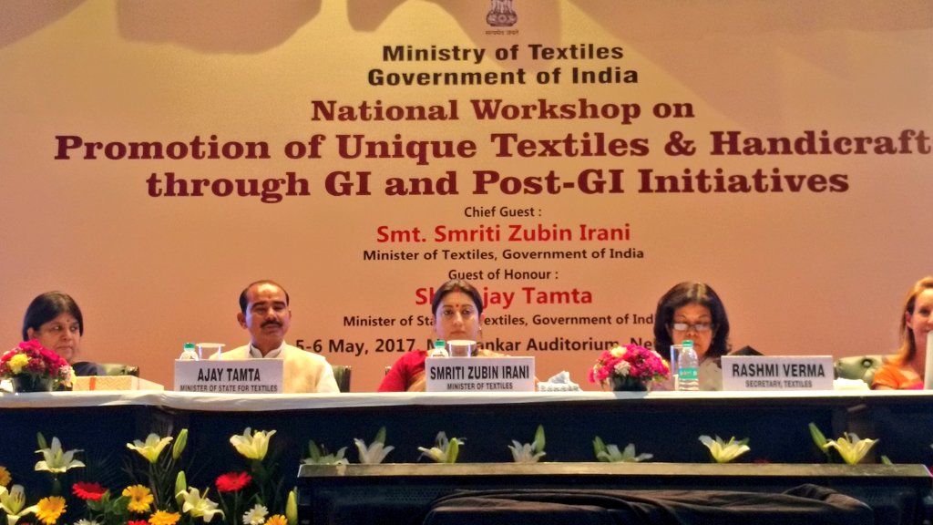 ccoi_1947's tweet image. National wrkshp organised by .@TexMinIndia on Promotion of  #UniqueTextiles &amp;amp; #Handicrafts  attended by .@smritiirani   .@AjayTamtaBJP today