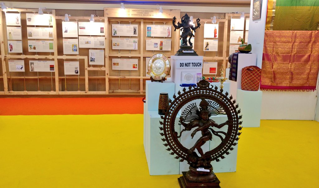 ccoi_1947's tweet image. National wrkshp organised by .@TexMinIndia on Promotion of  #UniqueTextiles &amp;amp; #Handicrafts  attended by .@smritiirani   .@AjayTamtaBJP today