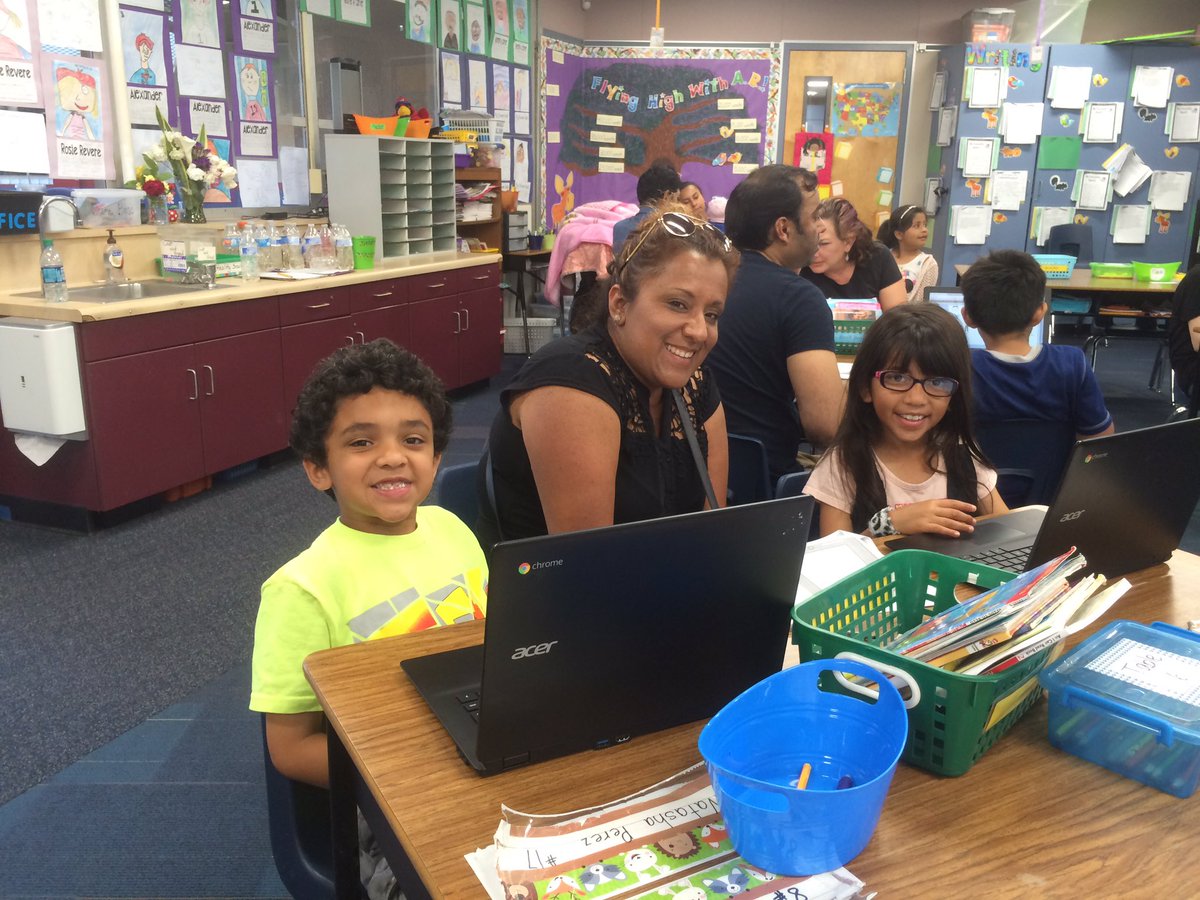 MerwinElem's tweet photo. Family STEM/Coding Night!! @covinavalleyusd #merwinrocks https://t.co/weOzhMkFlE