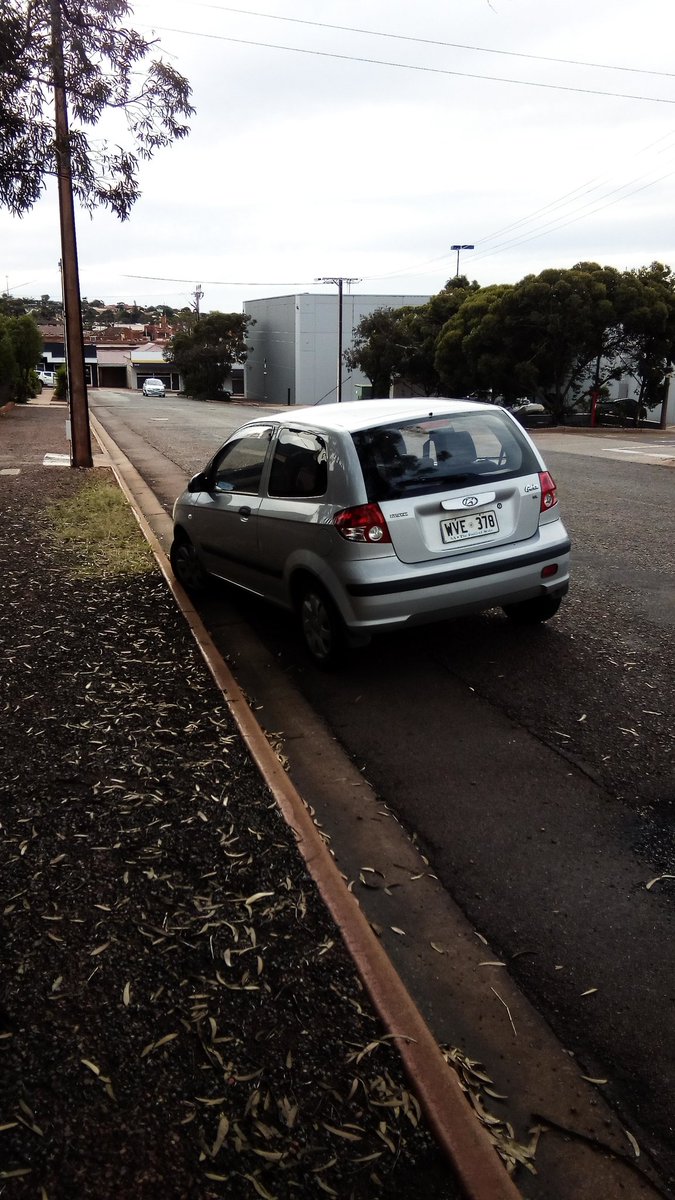Sebasti47624968's tweet photo. @ndress666 baby i think this guy failed his parking https://t.co/ETnm7beTaS