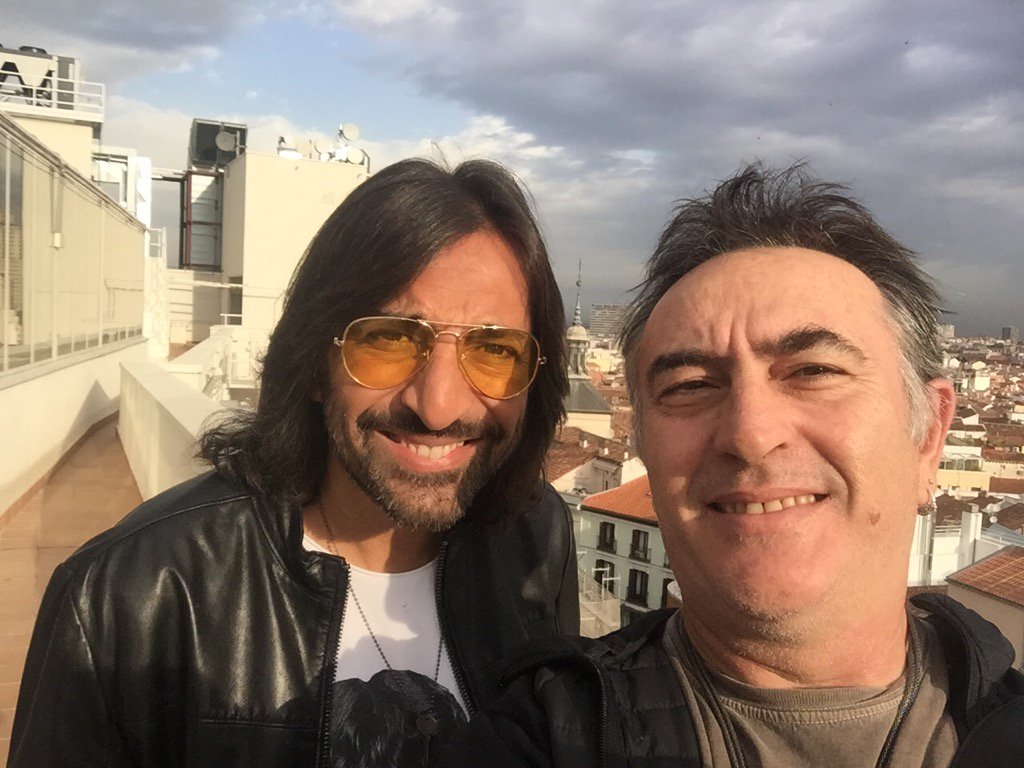 RobertoOrtizGo6's tweet photo. De mañana temprano en los 40 principales   #Acarmona #MeEncanta https://t.co/fweq4Qp5eC