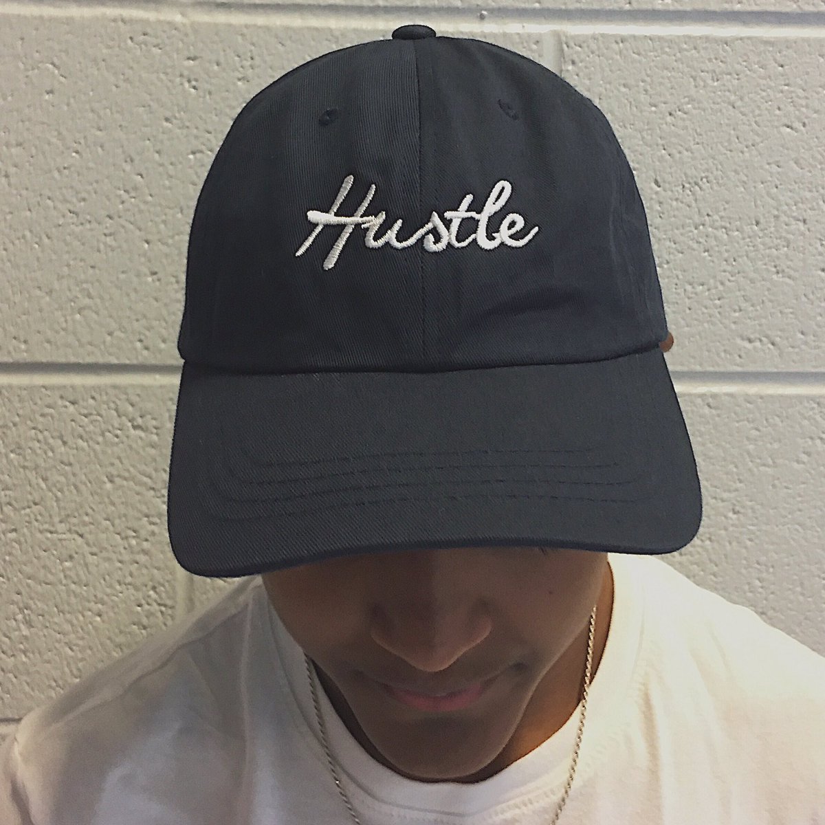 HustleHats's tweet photo. "Hustle" Dad Hats 💯 Available for purchase tonight at midnight! Only on our store ➡️ https://t.co/W1R4V6h9Rh https://t.co/pRaB2isEcI