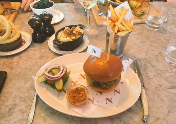 Suns out, buns out ☀️ 🍔