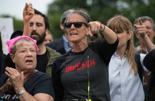 FreedomFriesInc's tweet photo. They're (still) not sending their best. Go figure.
#TrumpInNY #MAGA #ResistanceIsFutile https://t.co/F438wqKSYq