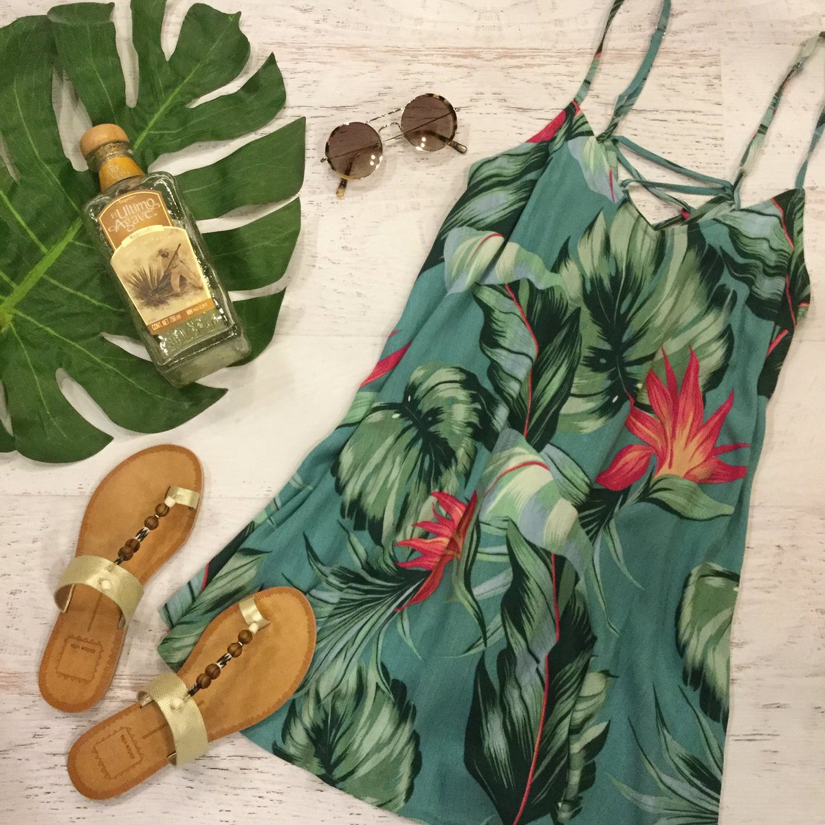 RhodesStyle's tweet photo. Happy Cinco de Mayo! #Florals, #sandals, #sunnies & #shots! #summerstyle #fiestastyle #cincodemayo #StaceyRhodesBoutique #SRBstyle https://t.co/RunkmywnGX