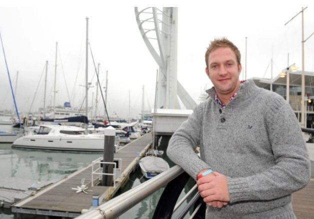 Chris Owen tweet media