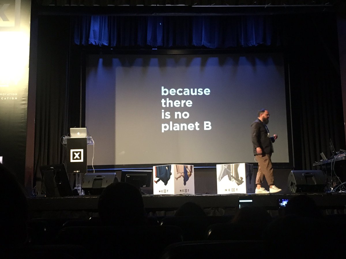 anitapala_'s tweet photo. "Donde unos ven basura nosotros vemos belleza" @ecoalf #sitgesnext2017 @pedrojose1971 https://t.co/dxsLPscrBK
