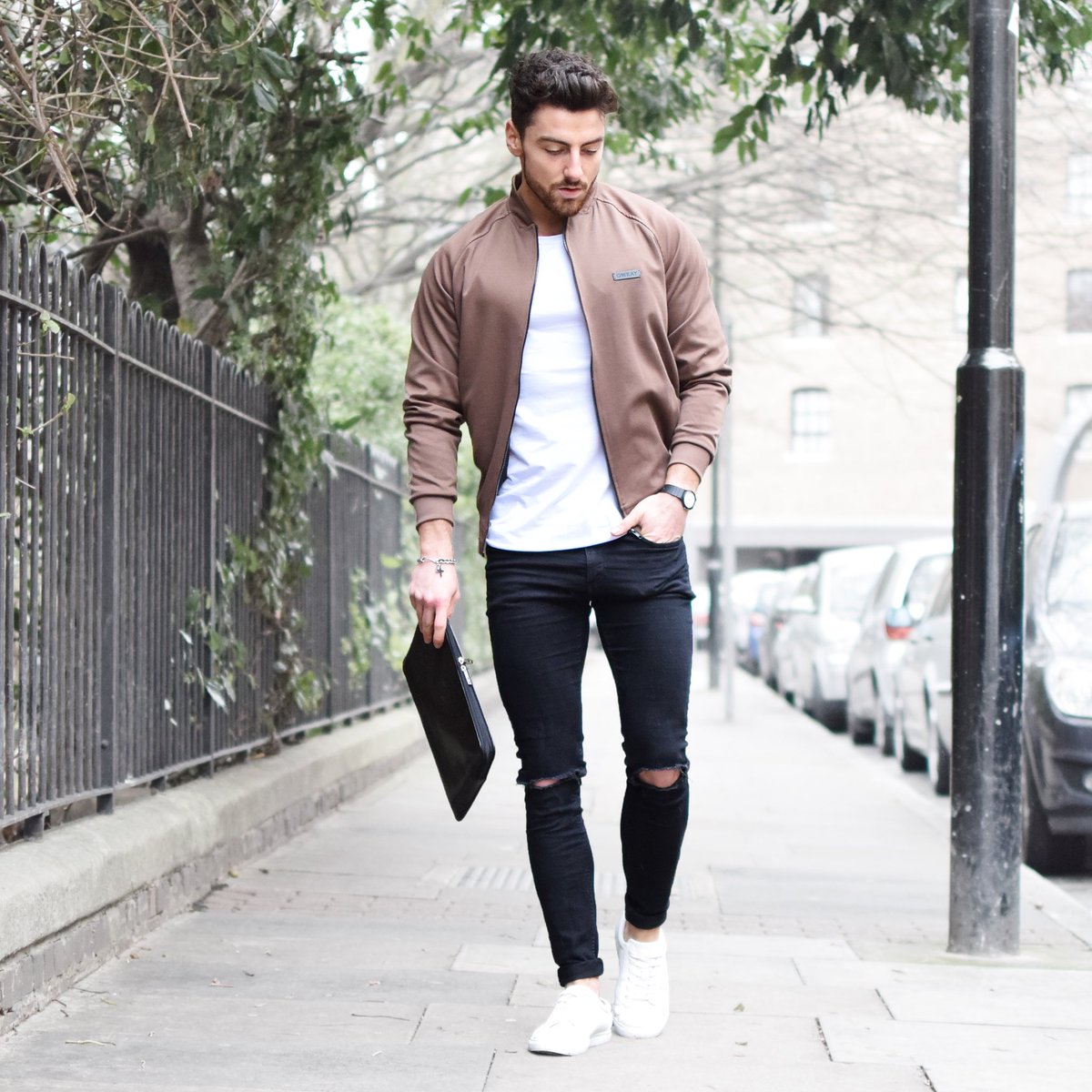 Friday stroll through #London model <a href="/rowanrowrowan/">Rowan Row</a> wearing our white modal cotton longline tee ✔️ vascularwear.com/product/white-…
