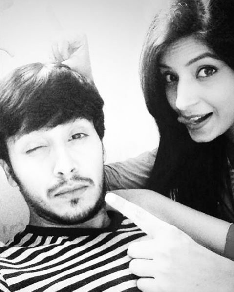 1stIndiaNews's tweet photo. #RelationshipGoal How many hearts for #Parsh this lovely selfie? 
@8paramsingh &amp; @HarshitaGaur12 adorable together 
@SanDhirParShFC @ParshFC https://t.co/lkbHhXiqoH