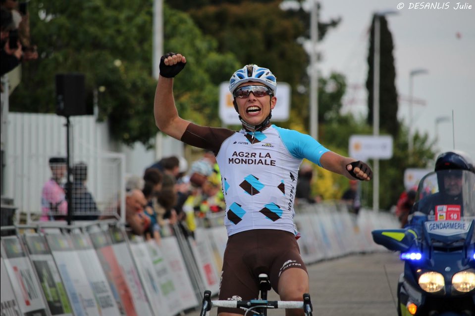 UCyclisme's tweet photo. Félicitation à notre ancien poulain @BenoitCosnefroy Victoire sur @RHAIsereTour !💪🏼🏆🥇👍🏼🚴🏼💨💨
Période d'essai avant les pros très concluante! https://t.co/TdvIOTKdcr