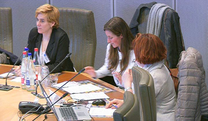 ActuaTV's tweet image. Volg nu #live deel 2 van debat in commissie #plenum17 @Globelink over #consuminderen met @elkevdbrandt actua.tv/plenum17