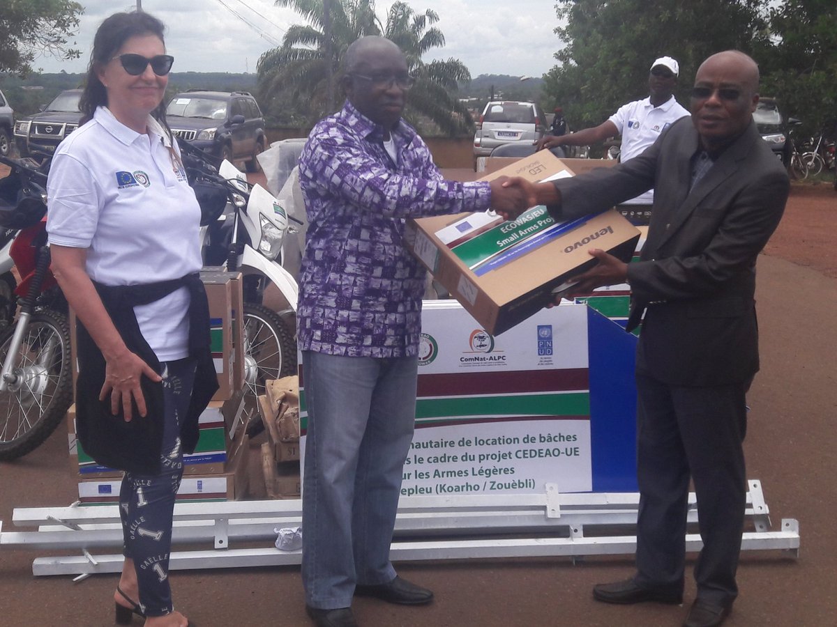 jwmadaki's tweet image. @SALWProject -Handing over operational equipment to 5 decentralized NatComs offices in Cote d&apos;Ivoire by ECOWAS/EU Small Arms Project
