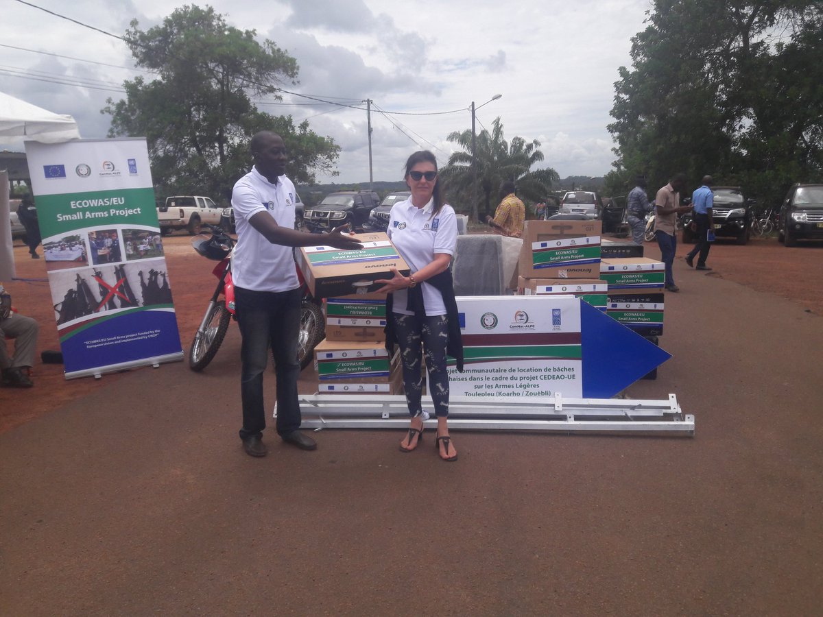 jwmadaki's tweet image. @SALWProject -Handing over operational equipment to 5 decentralized NatComs offices in Cote d&apos;Ivoire by ECOWAS/EU Small Arms Project