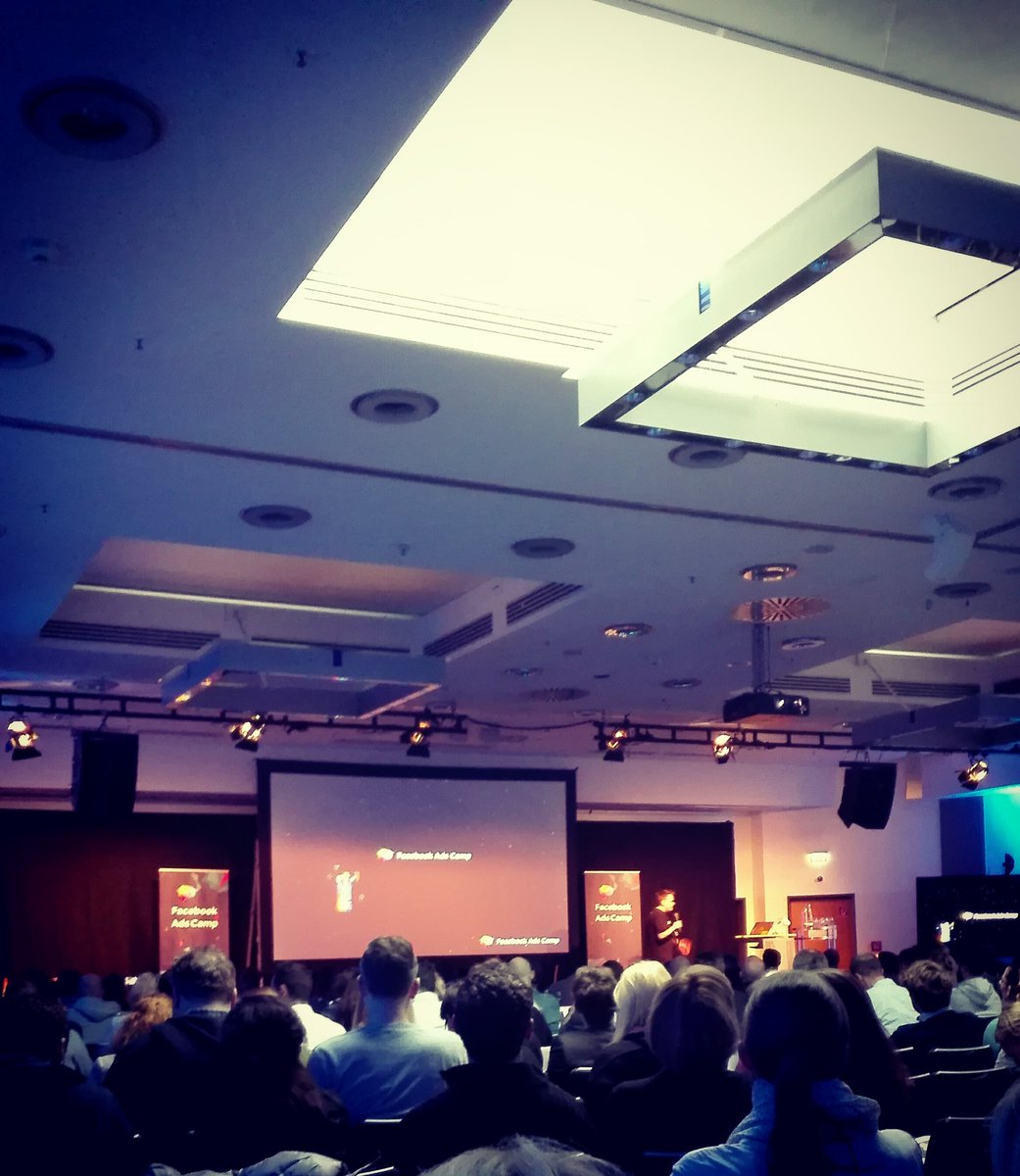JuliaLeinweber1's tweet photo. Es geht los!:) #FBAdsCamp #cologne #rankingcheck https://t.co/IlfuyYrOfO