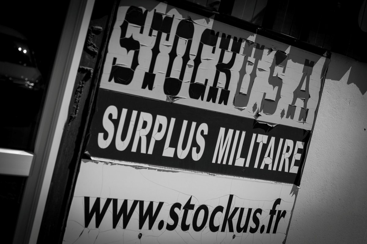 stockus_surplus's tweet photo. #surplusmilitaire #surply #survival #surplus #militaire #oakley #ess #camouflage #camouflagejacket #camouflagepants #survie #stockus.fr https://t.co/HoD68mhtVp