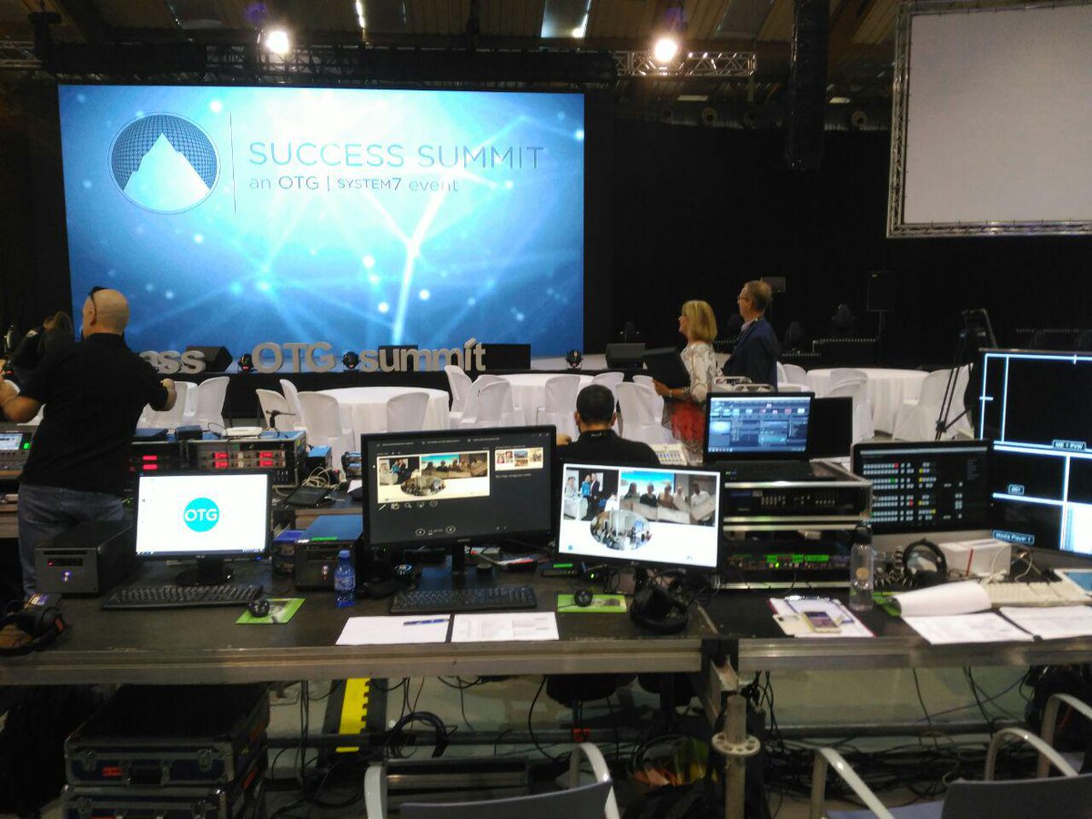 EcopeInformatic's tweet photo. Comenzamos La Cumbre del Éxito "Success Summit 2017" en #Marbella prestando servicios de #informática. @InforCongresos @MarbellaCongres https://t.co/gBI7flG8OB